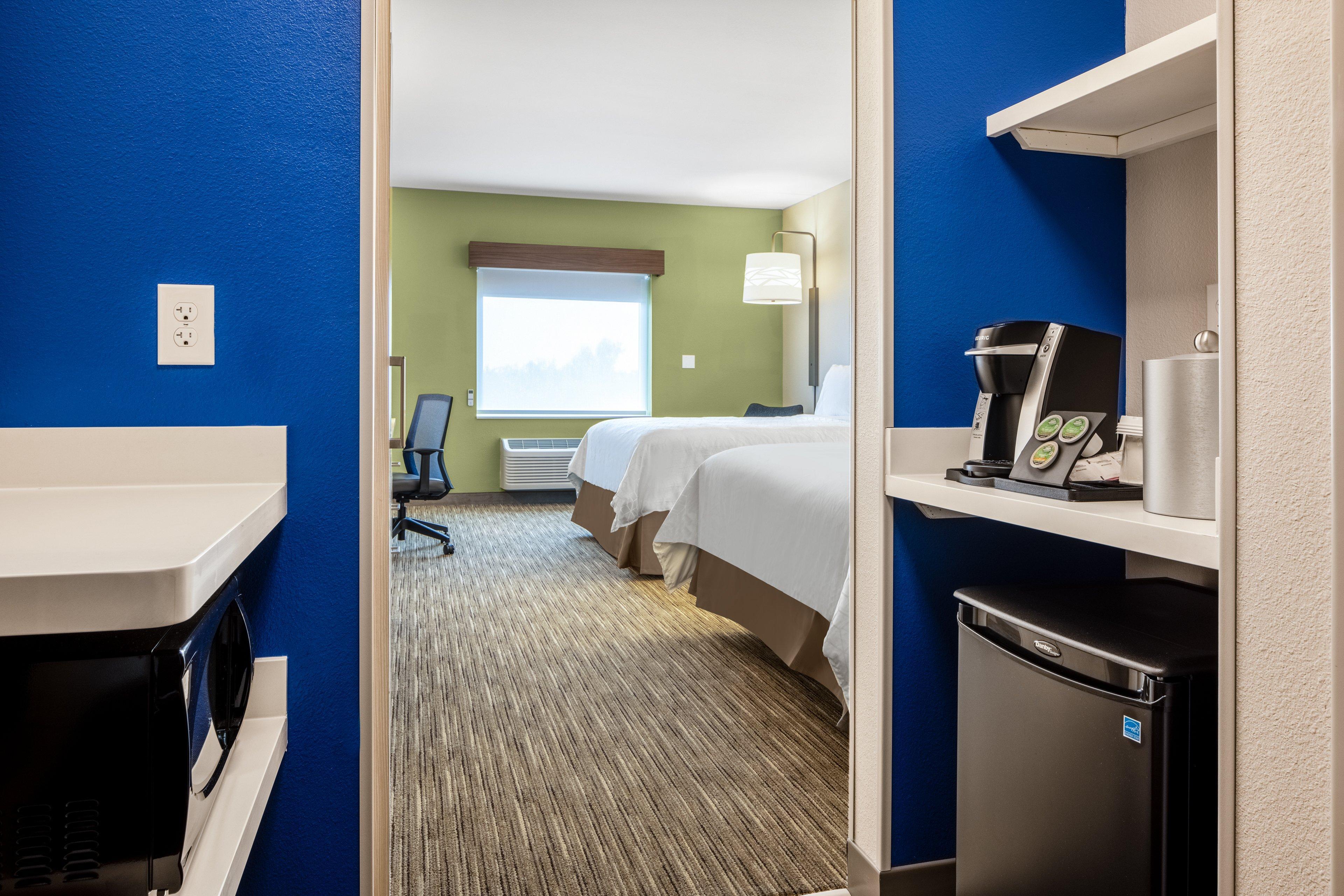 Holiday Inn Express & Suites Ft Myers Beach-Sanibel Gateway By Ihg Fort Myers Beach Exterior photo